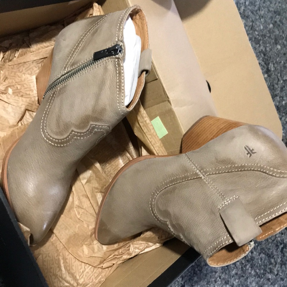 Brand new in box Frye “Reina Bootie” size 7
